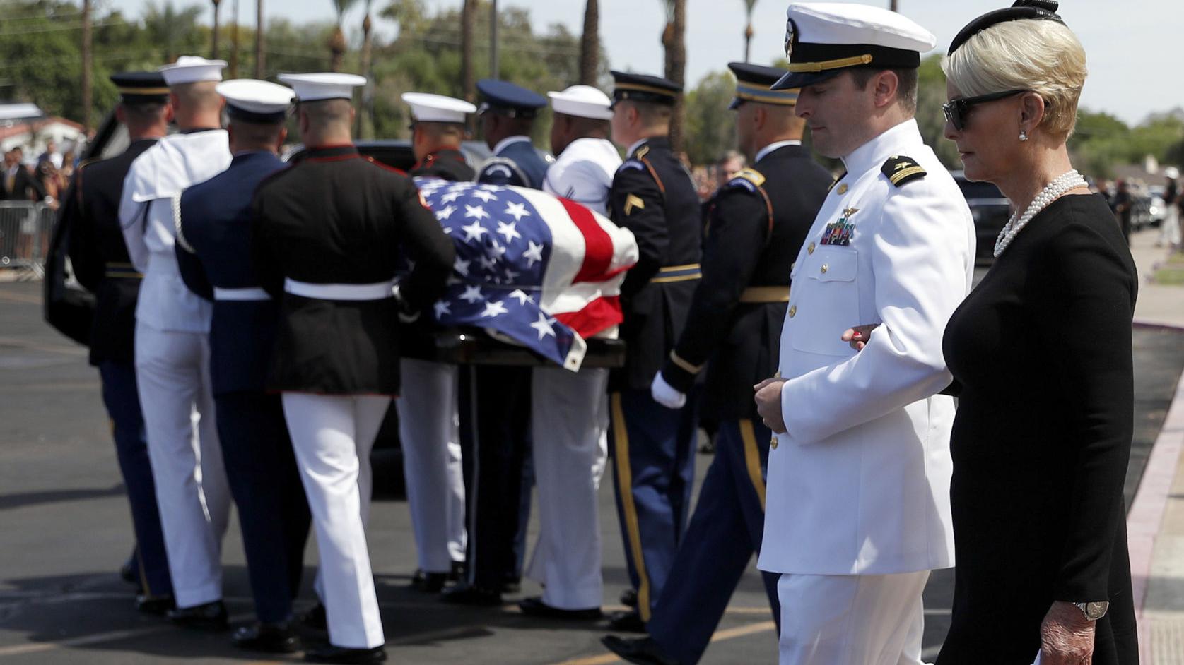 Sen. John McCain leaves Arizona for the last time